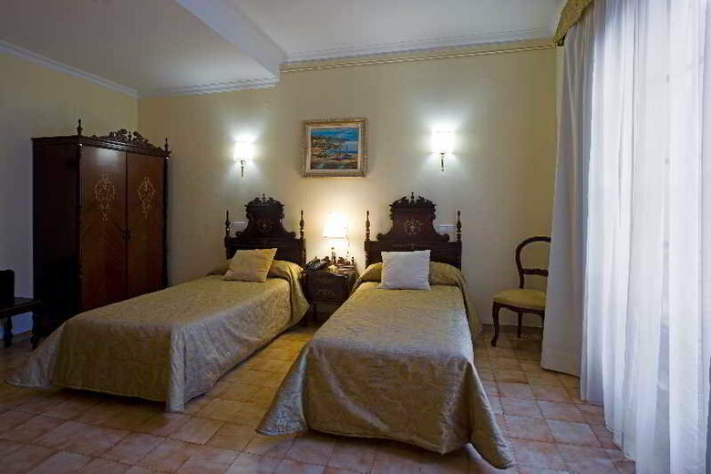 Hotel Born