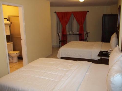 Dolphin Executives Hotel