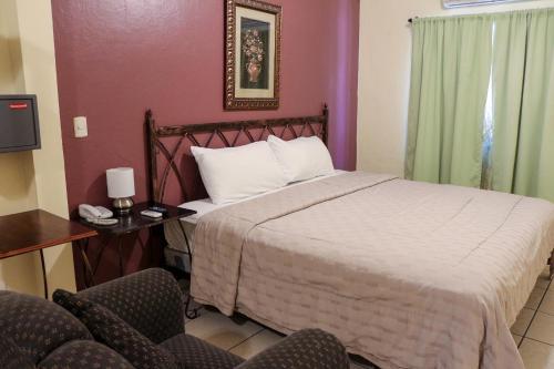 Dolphin Executives Hotel
