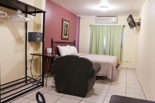 Dolphin Executives Hotel