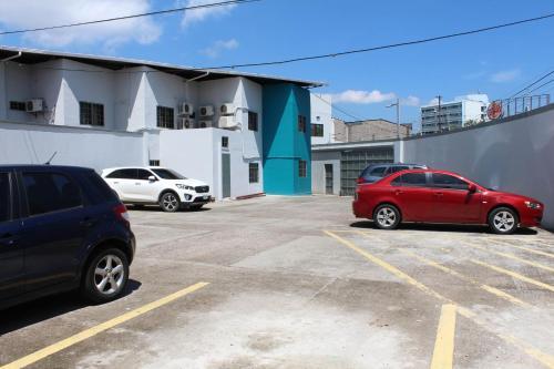 Dolphin Executives Hotel