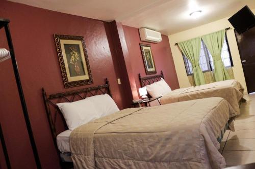 Dolphin Executives Hotel