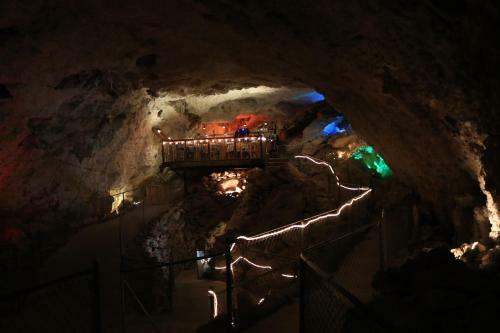 Posada Grand Canyon Caverns Inn