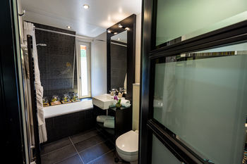 Hotel Les Tresoms Lake And Spa Resort