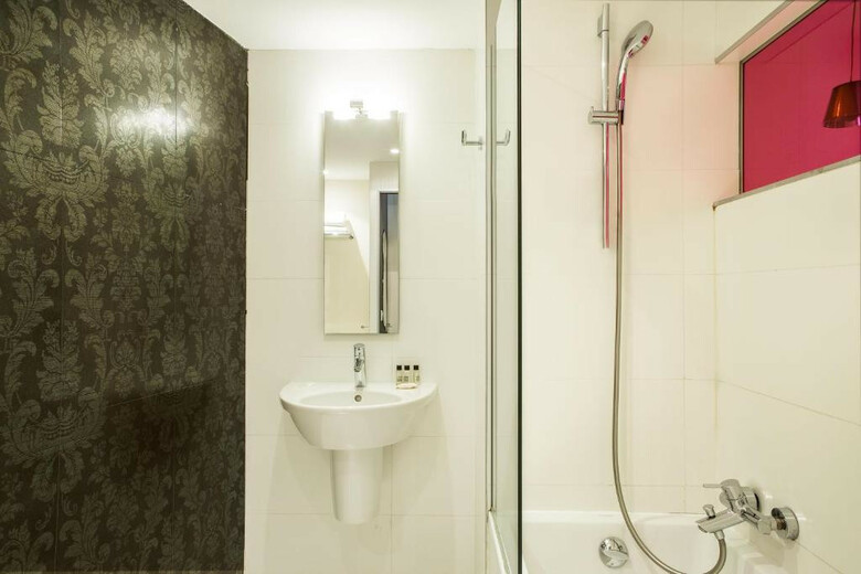 Hotel Le Quartier Bercy Square
