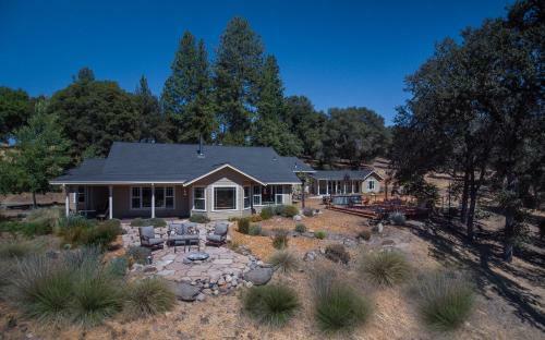 Bed & Breakfast Red Tail Ranch