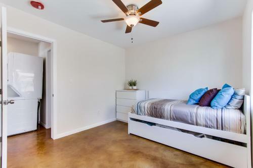 Sunset Cliffs Beach Cottage