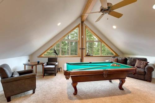 Lodgepole Pine Chalet