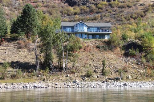 The River Haus Bed And Breakfast