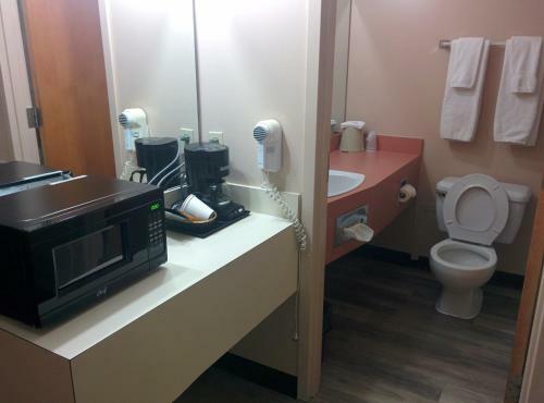 Hotel Caledonia Motor Inn