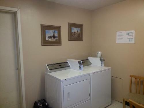 Hotel Caledonia Motor Inn