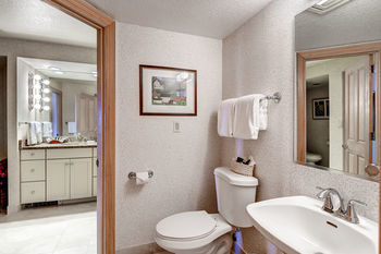 Hotel St. James Place