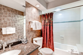 Hotel St. James Place