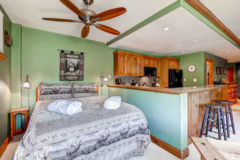 Hotel Elkhorn Lodge