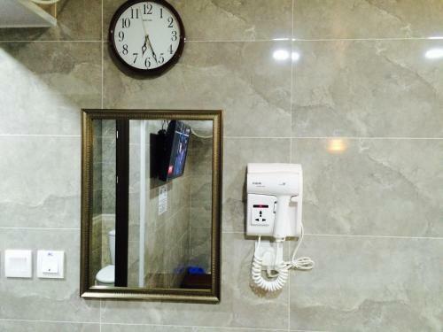 Hostal Modern Hotel