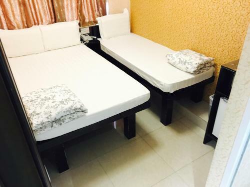 Hostal Modern Hotel