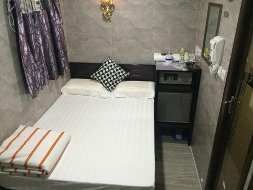 Hostal Modern Hotel