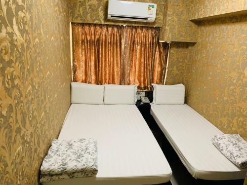 Hostal Modern Hotel