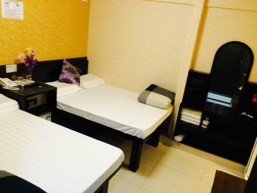 Hostal Modern Hotel
