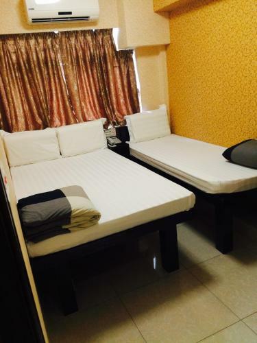 Hostal Modern Hotel
