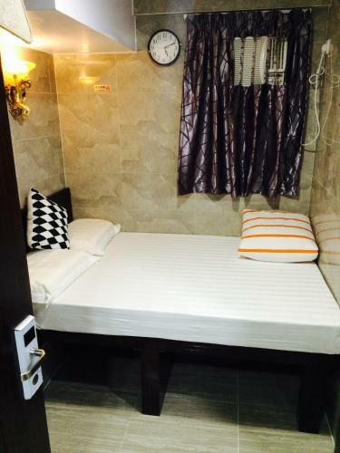 Hostal Modern Hotel