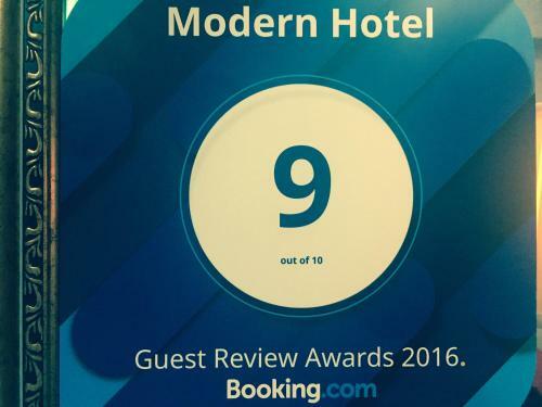 Hostal Modern Hotel