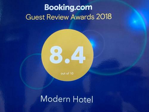 Hostal Modern Hotel