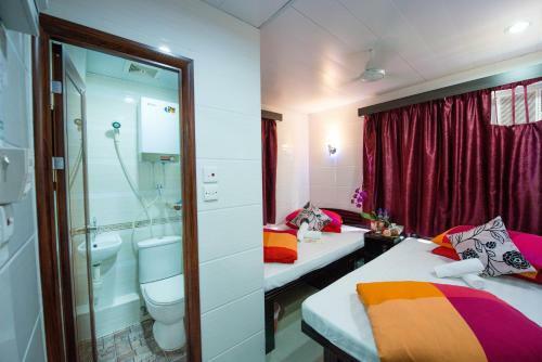 Hostal Canada Hotel