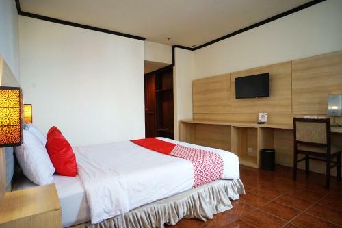 Adika Hotel Bahtera