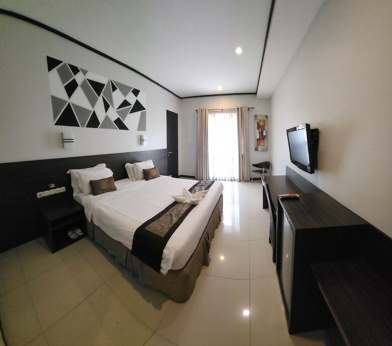 Summer Hills Hotel