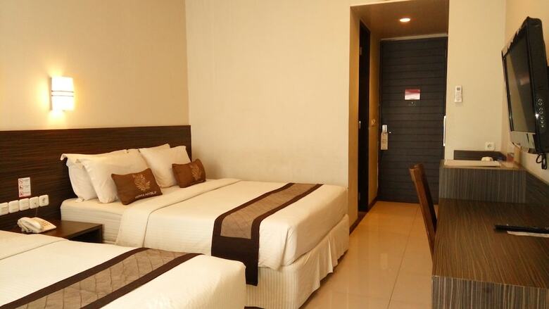Summer Hills Hotel