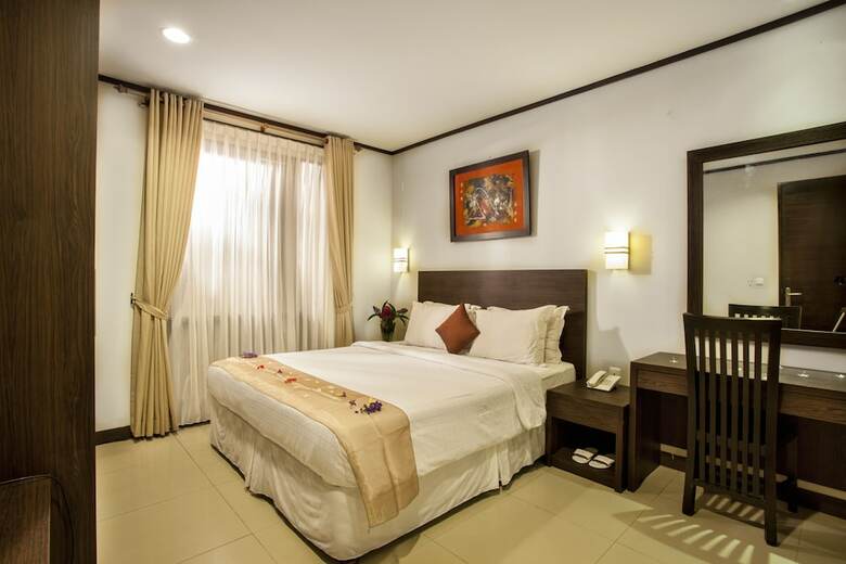 Summer Hills Hotel
