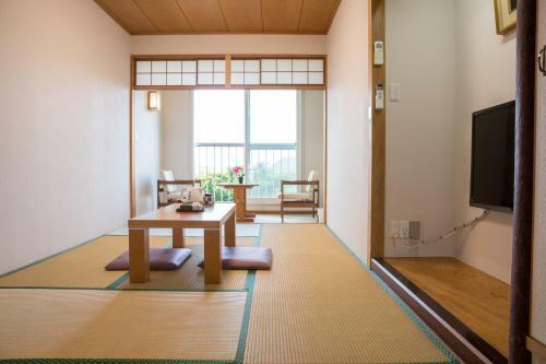 Bed & Breakfast Atami Koro