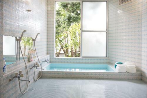Bed & Breakfast Atami Koro