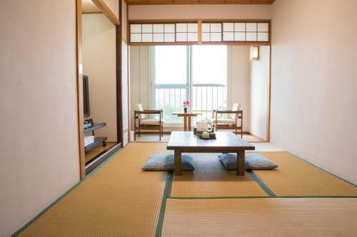 Bed & Breakfast Atami Koro