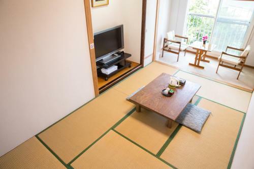 Bed & Breakfast Atami Koro