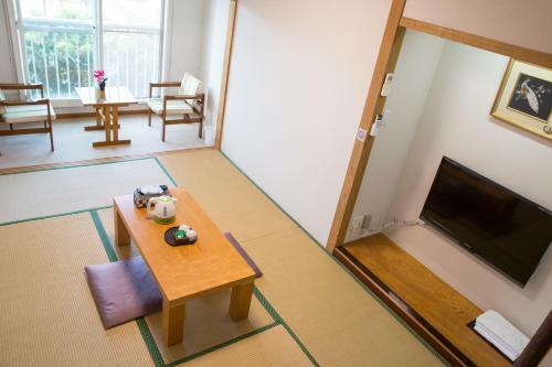 Bed & Breakfast Atami Koro
