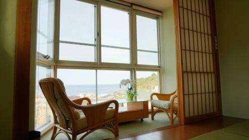 Bed & Breakfast Atami Koro
