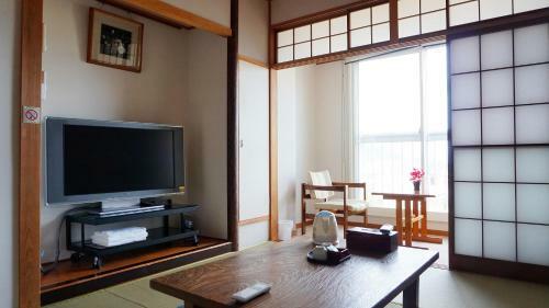 Bed & Breakfast Atami Koro