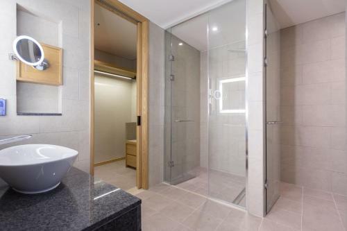 Charis Hotel