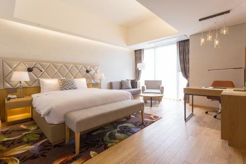 Charis Hotel