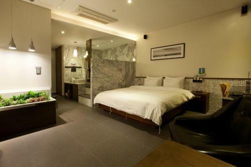 Polo Tourist Hotel