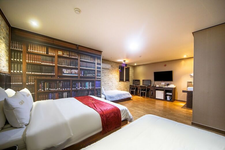 Gunsan W Hotel