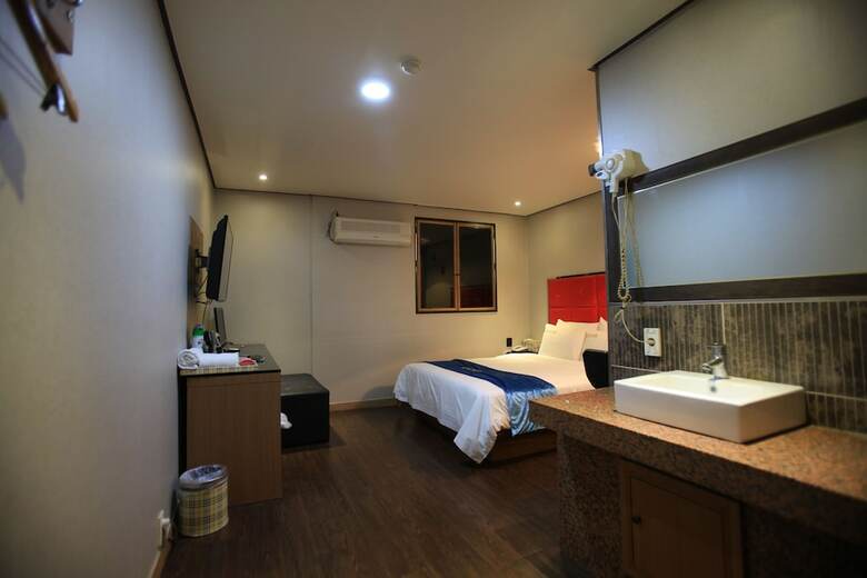 Gunsan W Hotel