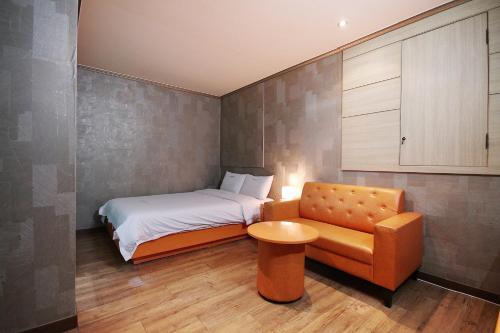 Apple Motel