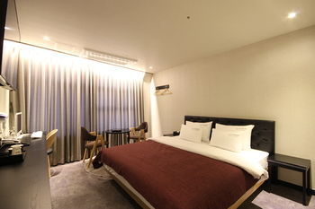 Platinum Hotel