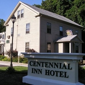 Hotel Centennial Inn Suites
