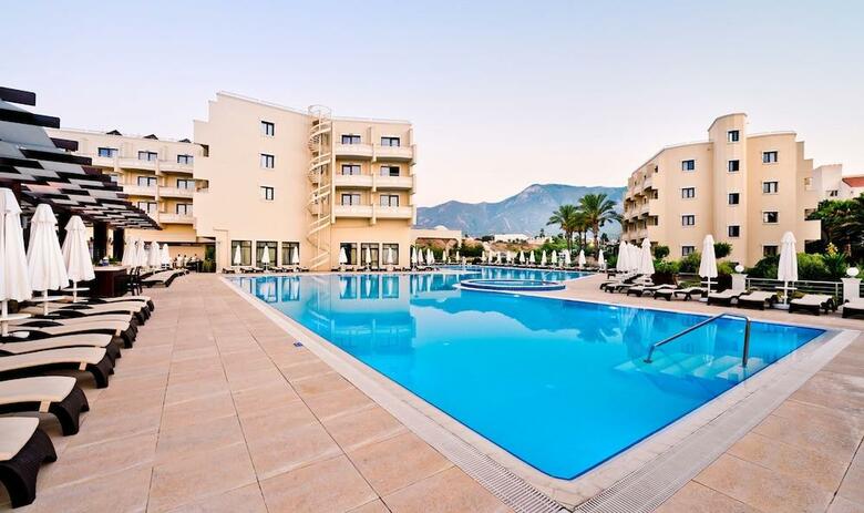 Hotel Vuni Palace