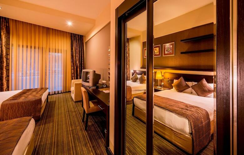 Hotel Vuni Palace