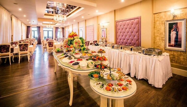 Hotel Vuni Palace